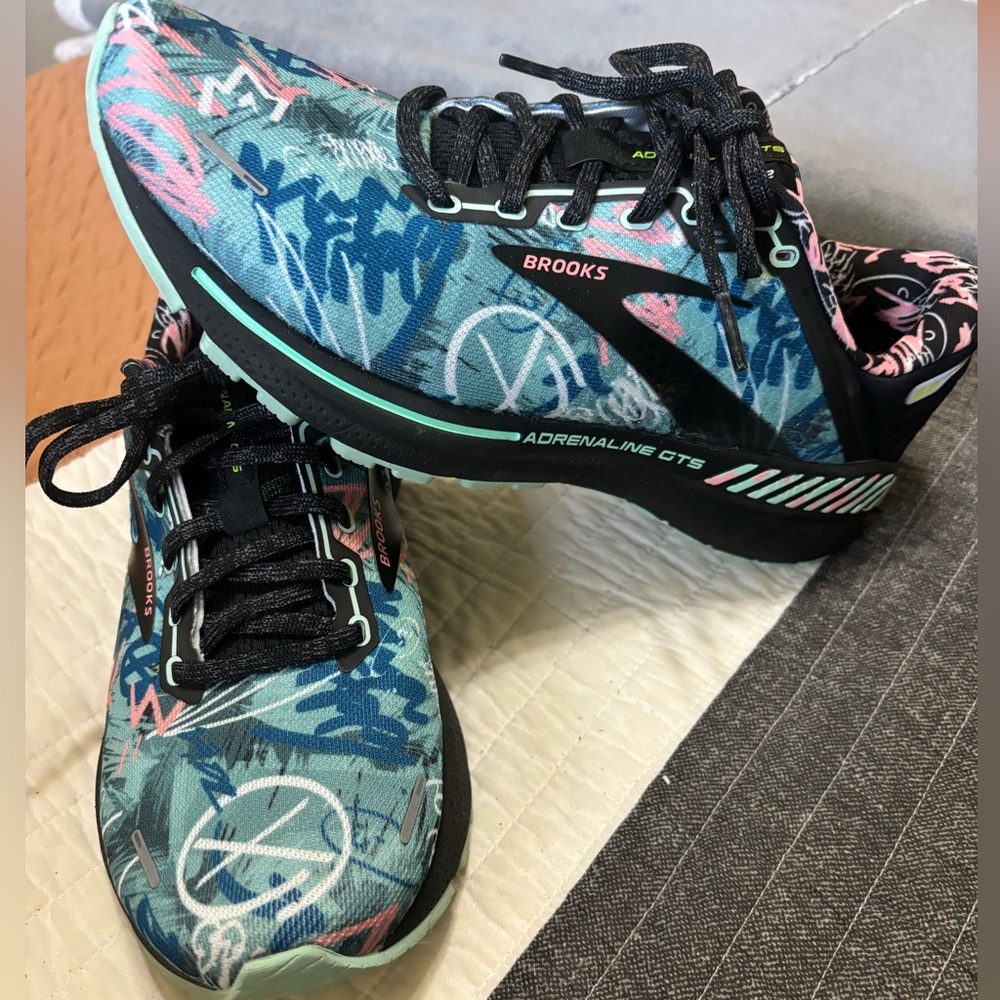 Women’s Brooks size 9.5 worn a few times
